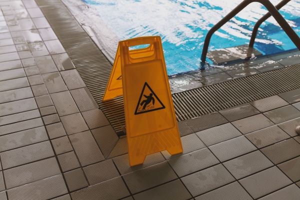 De Hartekamp Groep sluit zwembaden in Heemstede en Heemskerk